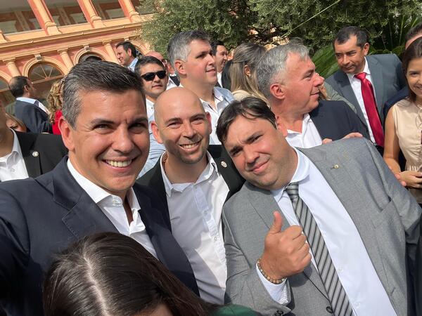 Intendente de Cambyretá participa en la firma del convenio para pavimentación de rutas con el MOPC e Itaipú