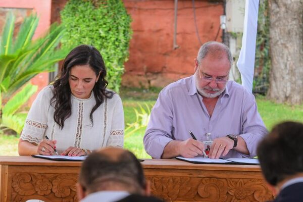 Gobierno lanza ambicioso plan para pavimentar 1.000 kilómetros de caminos urbanos - El Trueno