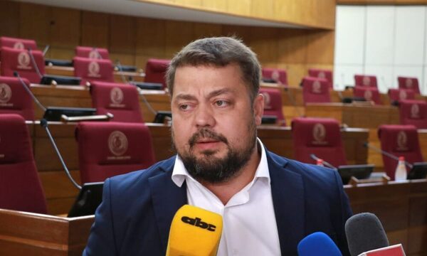 Senador denuncia amenazas tras exigir que se esclarezca muerte de diputado “Lalo” Gomes