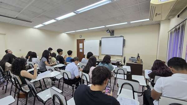 Habilitan cursos de conversación en inglés, en el Ministerio de Defensa - Nacionales - ABC Color