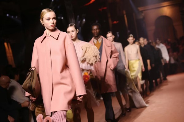 Aniversario de Fendi: un siglo de vanguardia y elegancia en el corazón de Italia | Lifestyle | 5Días