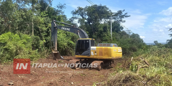 MUNICIPALIDAD DE SAN JUAN DEL PNÁ. Y GOBERNACIÓN UNEN ESFUERZOS PARA MEJORAR CAMINOS