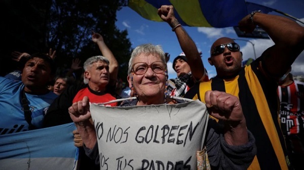 Protestas de jubilados en Argentina generan violentos enfrentamientos