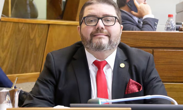 "Si la Constitución no lo prohíbe, la ley tampoco debería hacerlo": Diputado impulsa la reelección indefinida de intendentes - OviedoPress