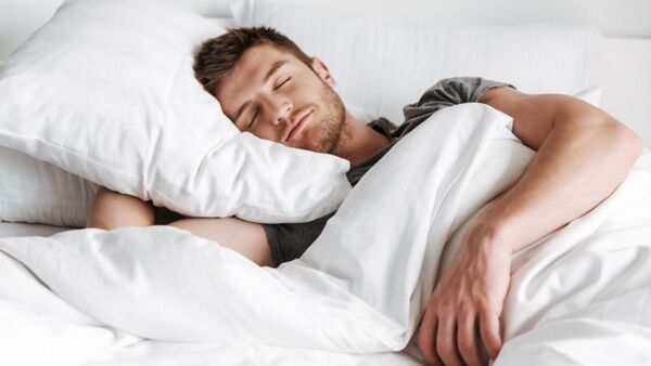 ¿Cuál es el simple hábito que ayuda a dormir mejor?