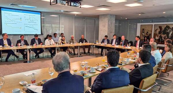 Ministro Fernández Valdovinos presentó las oportunidades de inversión en Paraguay ante empresarios en el Brasil