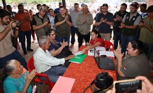 Primeros 1.000 títulos llegan a Nueva Mestre en histórico inicio de titulación en el Chaco