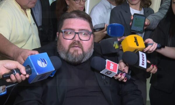 Proyecto de ley plantea reelección indefinida de intendentes y concejales