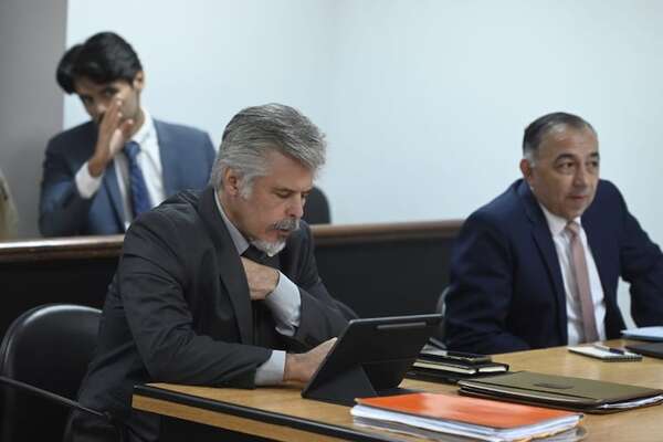 Exministro Giuzzio impide que prosiga su juicio al recusar a juzgadores - Nacionales - ABC Color