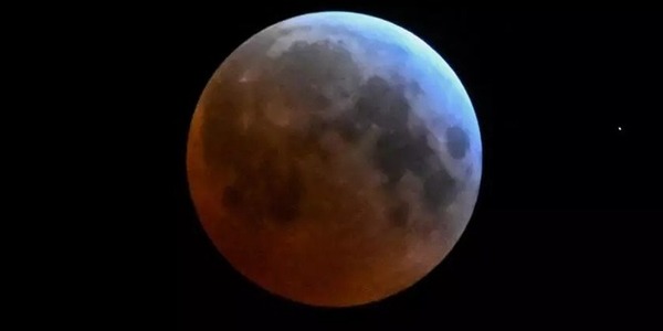 El espectáculo del eclipse lunar total volvió a maravillar al mundo • PARAGUAY TV