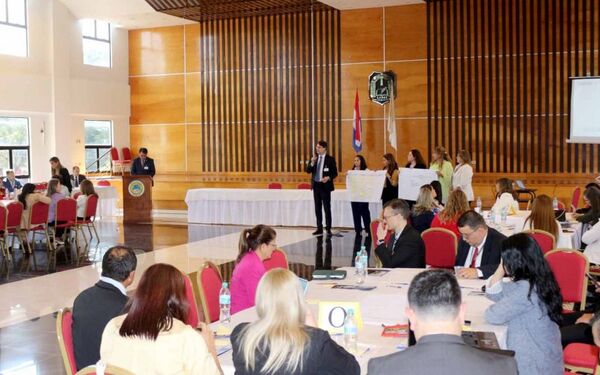 Realizaron taller de análisis sobre fortalezas, oportunidades, debilidades y amenazas en Itapúa