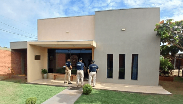 Allanan sede de la Senad en Saltos del Guairá por el faltante de 770 kilos de droga