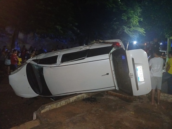 Ciudad del Este: conductor pierde la vida tras vuelco de su vehículo - ADN Digital