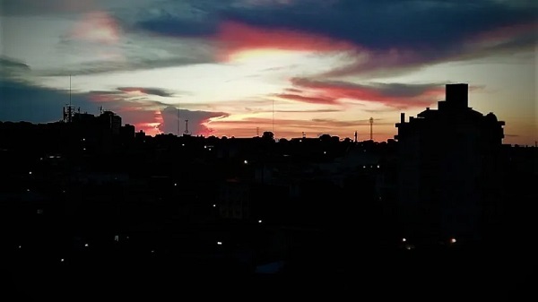 Impacto del horario de verano todo el año en otoño e invierno