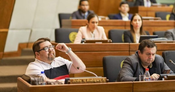 Los colorados admiten que ampliar el mandato de los intendentes sería "antidemocrático", pero no se cierran a una reforma