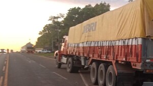 Misiones: Motociclista pierde la vida al chocar contra camión estacionado