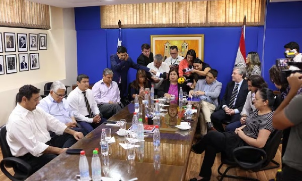 Bloque Democrático exige escuchar a Mario Abdo antes de decidir su desafuero - OviedoPress