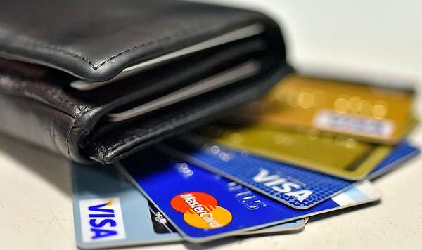 BCP reduce el tope de comisiones de tarjetas de crédito y débito para impulsar la economía - Economía - ABC Color