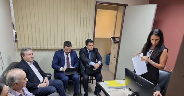 La Nación / Caso Filicópteros: fallo a medida para Filizzola, tras años de acciones dilatorias