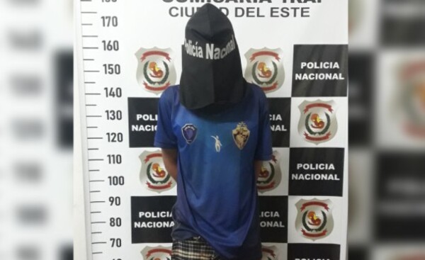 Hurtó autoradio del vehículo de un funcionario municipal