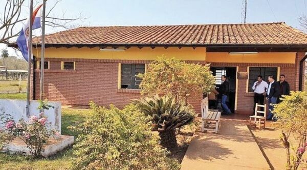Diputado solicita hospital y camino para Puentesiño