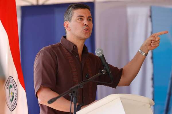 Peña habla de “envidia y revanchismo” ante críticas por compra de pupitres chinos - Política - ABC Color