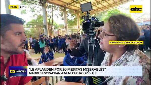 “Le aplauden por 20 mesitas miserables”: escrachan a Nenecho durante acto en colegio capitalino - ABC Noticias - ABC Color