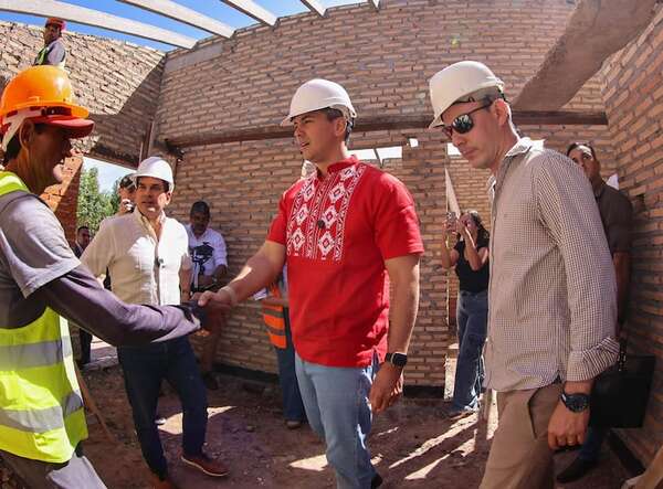 Santiago Peña inaugura obras en Paraguarí y destaca el impacto de Hambre Cero - Nacionales - ABC Color
