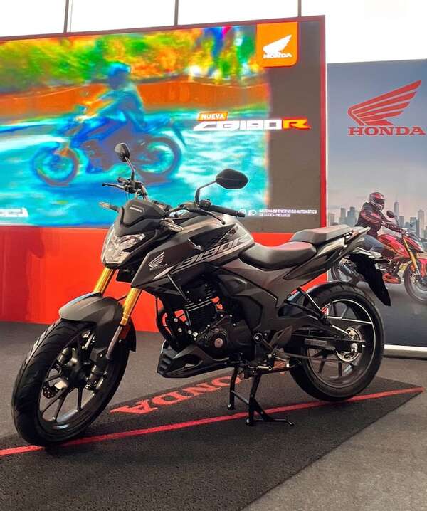 Diesa presentó las nuevas motos Honda NX190 y CB190R 2.0 - Empresariales - ABC Color
