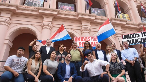 La oposición busca el apoyo ciudadano para la movilización del 26