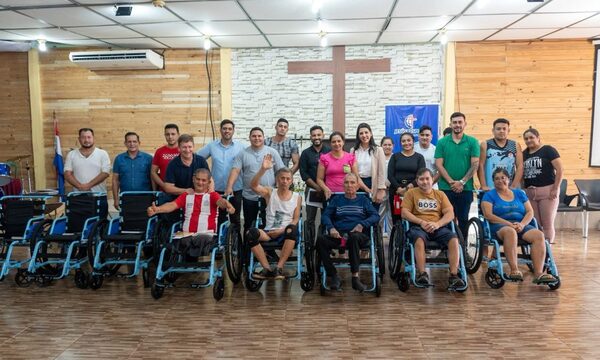 Primera dama departamental impulsa la inclusión con entrega de sillas de ruedas