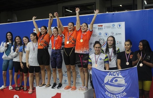 Nadadoras del Sajonia imponen un gran récord nacional