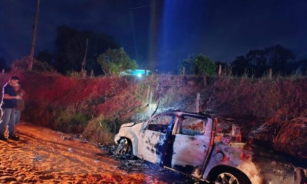 Camioneta se incendia tras caer en un precipicio en O’Leary – Diario TNPRESS