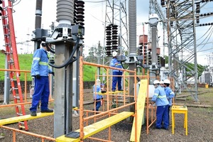 Técnicos de Itaipú renuevan transformadores en la Subestación de Acaray - ADN Digital