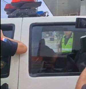 (VIDEO)Detuvieron a depravado que manoseó a niña en local comercial de Itauguá