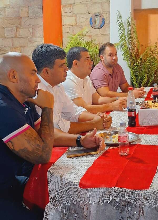 Hugo Velázquez anuncia que se lanza a la Presidencia para el 2028 - Política - ABC Color