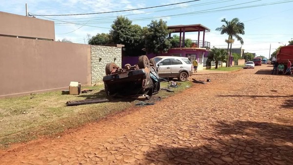 Violento accidente acaba con madre e hija heridas en Minga Guazú - 1000 Noticias