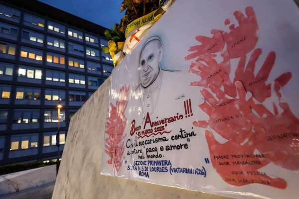 Papa Francisco sigue estable y continúa mejorando - Mundo - ABC Color
