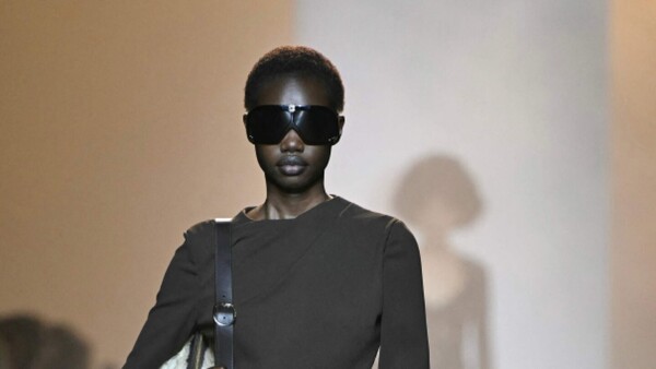 Elie Saab se vuelca al lujo y a las pieles sintéticas