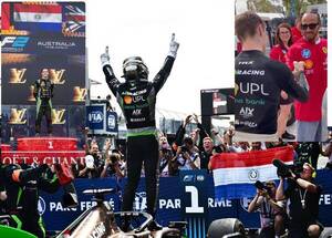 ¡Joshua Duerksen ganó su primera carrera en Fórmula 2 en Australia!