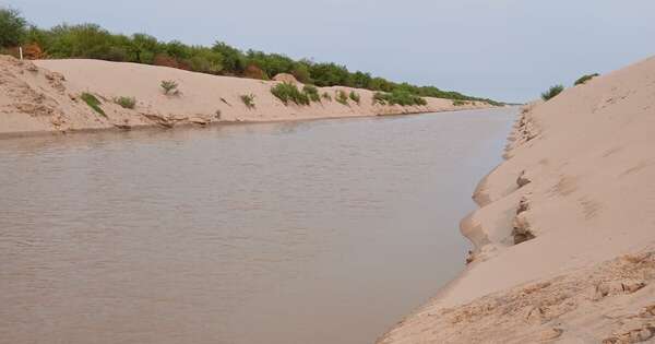 La Nación / El desborde del río Pilcomayo mantiene aisladas a 200 familias de Pozo Hondo