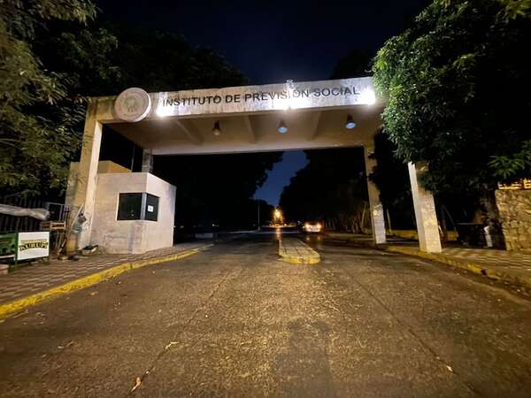 Hieren con arma blanca a un hombre en IPS Central - Policiales - ABC Color