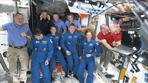 Nave Crew Dragon llegó a la EEI para rescatar a astronautas atrapados por meses en el espacio - Ciencia - ABC Color
