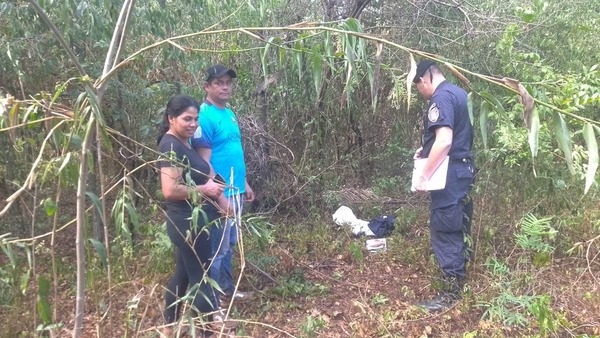 Hallan más prendas y un cuaderno de la niña desaparecida en Itauguá - ADN Digital