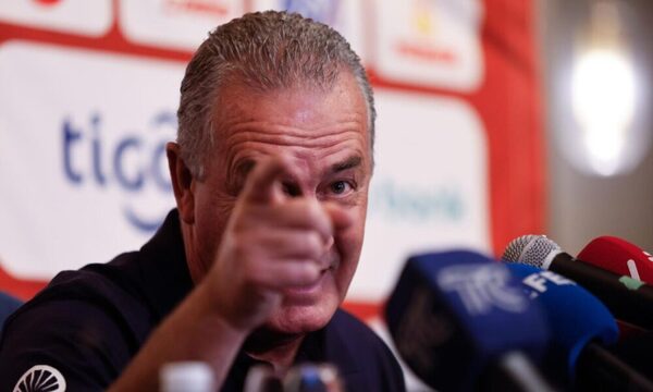 Gustavo Alfaro convocó a un jugador de Olimpia a la Selección Paraguaya
