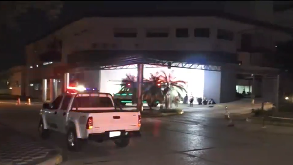 Hombre es asaltado y apuñalado en el Hospital Central de IPS