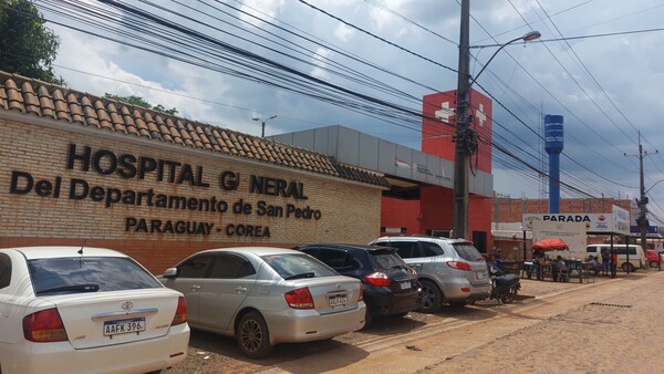 Mujer da a luz en pasillo de hospital en Santa Rosa del Aguaray
