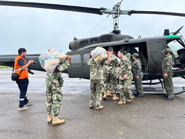 Inicia puente aéreo para asistencia a poblaciones afectadas por desborde del Pilcomayo - .::Agencia IP::.