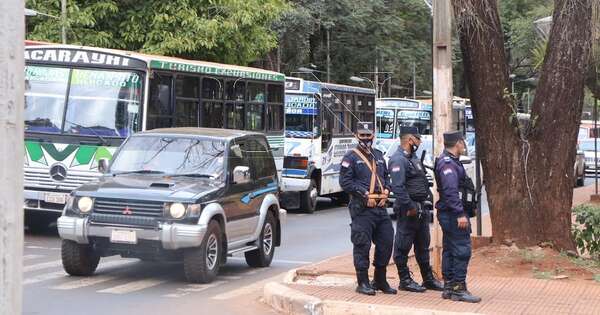La Nación / Procesan a conductor de ómnibus por coacción sexual e intento de violación a pasajera
