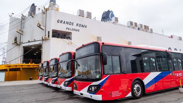 Video: Así son los buses eléctricos que donó Taiwán y que llegaron al país